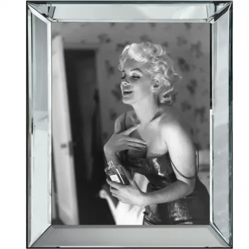 Neon Marilyn Monroe Chanel No. 5 Picture